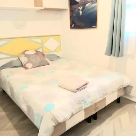 Apartment - Proche La Defense *